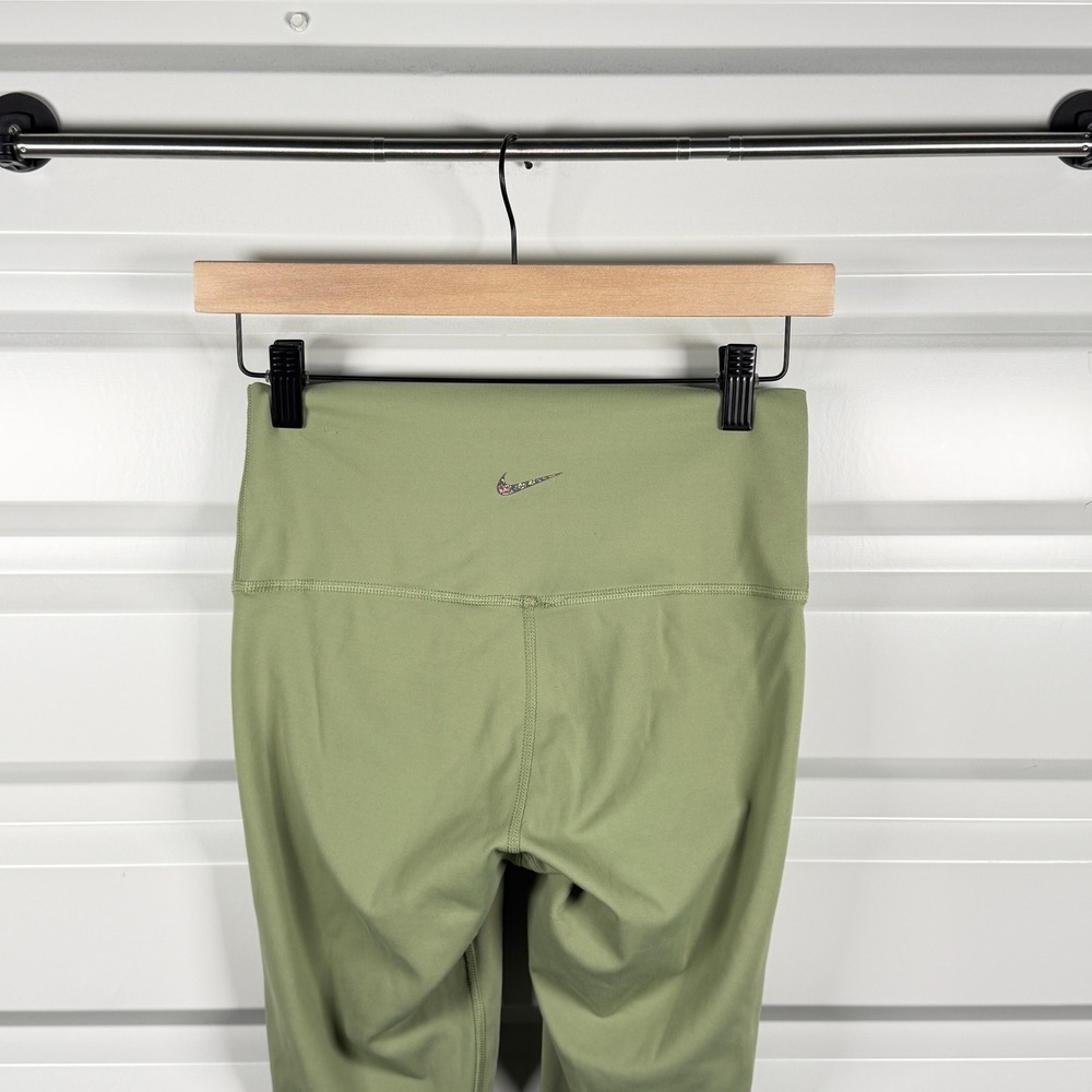 Nike Yoga Dri-FIT High Waisted 7/8 Leggings Sage Green Floral Swoosh Medium - Picture 4 of 9